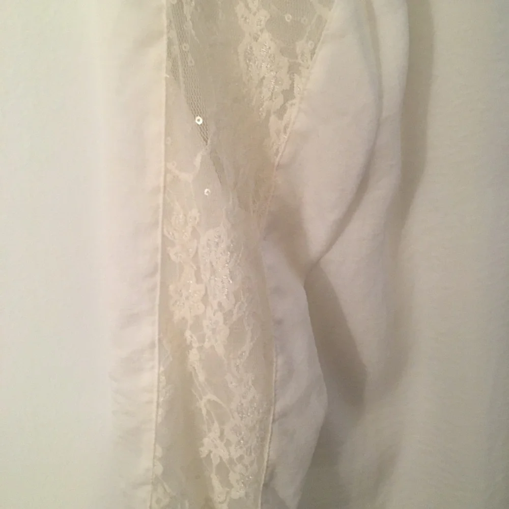 Express Cream Tunic Blouse with Lace‎ Sleeves, Size Small  EUC - Picture 3 of 3